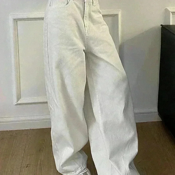 White Casual Women's Solid Color Loose Denim Pants - Picture 2 of 9